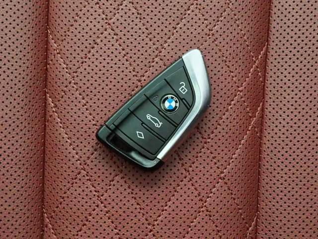 BMW iX3 — Фото автомобиля 17