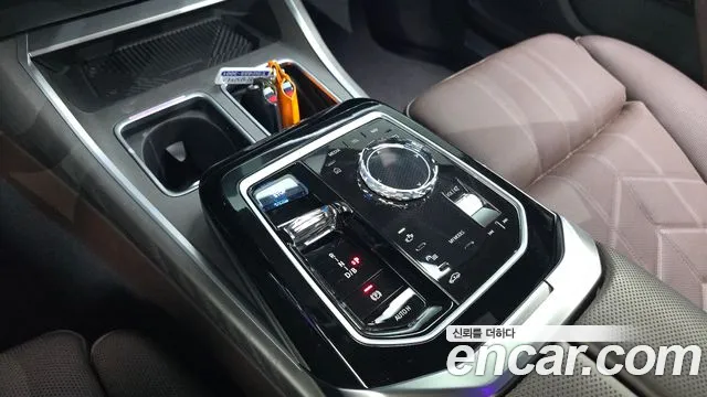 BMW i7 — Фото автомобиля 6