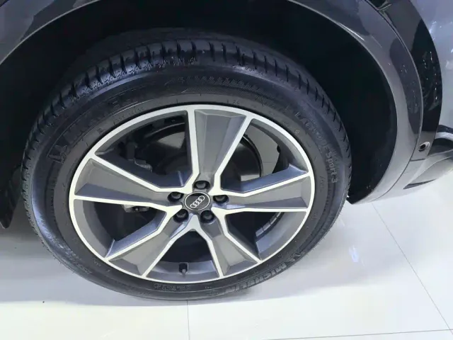 Audi Q5L — Фото автомобиля 2