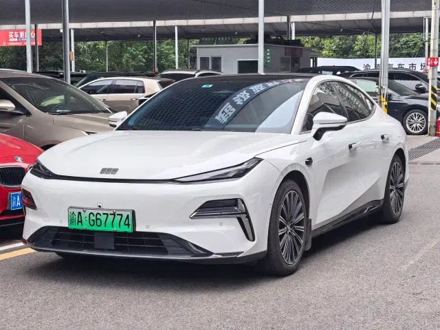 Фотография автомобиля — Geely Galaxy Xingyao 8