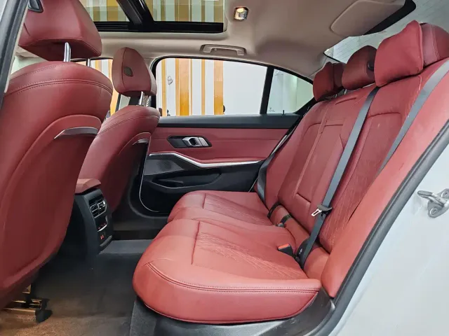 BMW 3 Series — Фото автомобиля 9