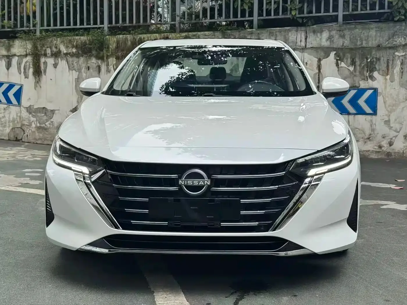 Nissan Sylphy 2023 1.6L CVT Deluxe Edition — Фото автомобиля 2