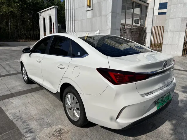 Changan Eado — Фото автомобиля 4