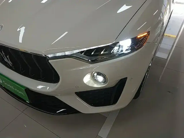 Maserati Levante — Фото автомобиля 23