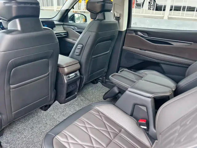 Ford Edge — Фото автомобиля 21