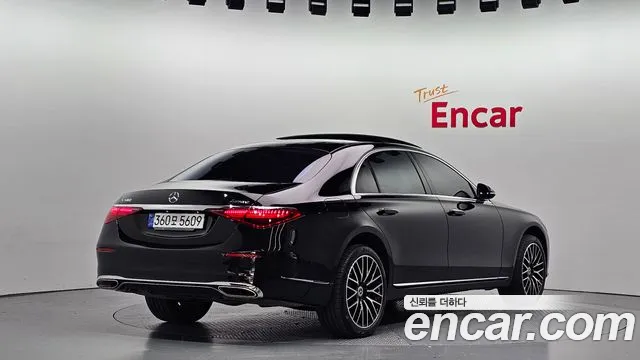 Mercedes-Benz S-Class — Фото автомобиля 2