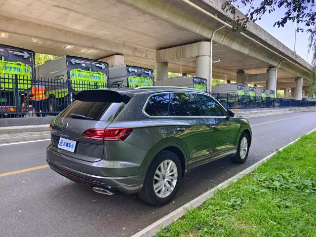 Volkswagen Touareg — Фото автомобиля 6