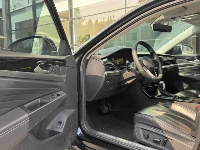 Volkswagen Passat — Фото автомобиля 3