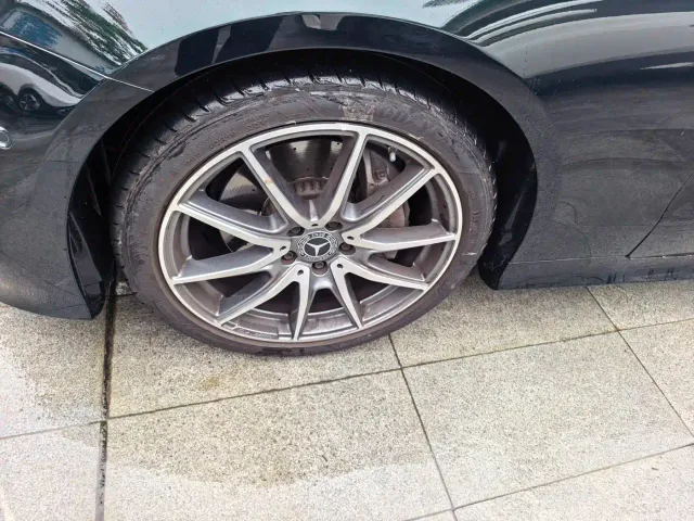 Mercedes-Benz E-Class — Фото автомобиля 4