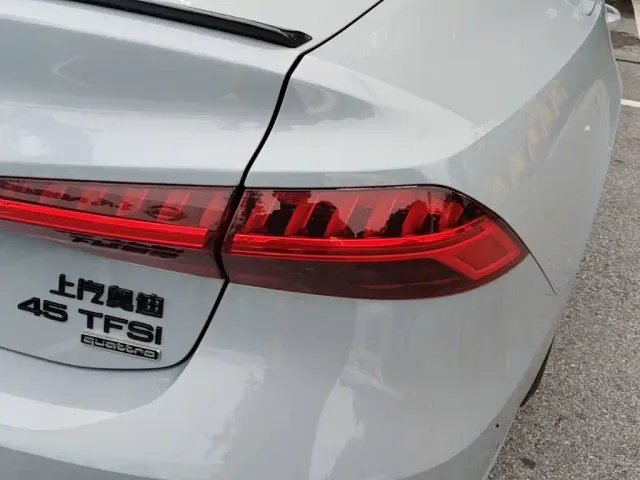 Audi A7L — Фото автомобиля 23