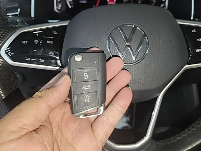Volkswagen Tiguan L — Фото автомобиля 8