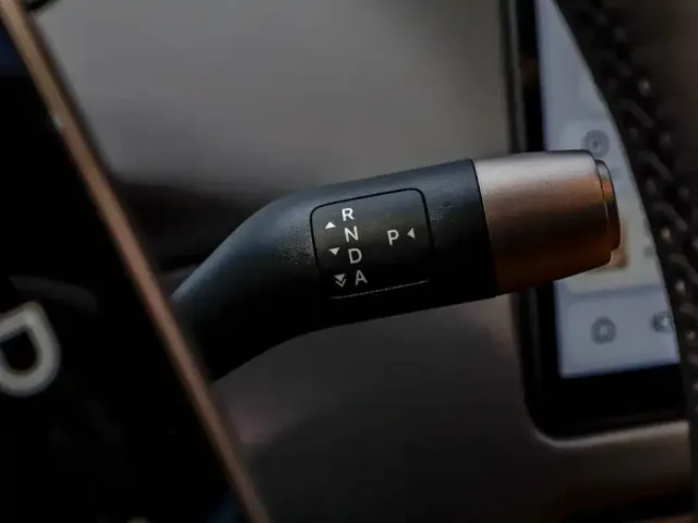 Li Auto Li Auto i6 2025 4WD Base Model — Фото автомобиля 23