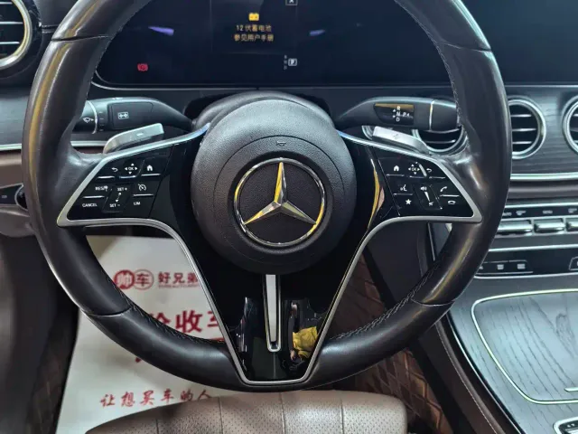 Mercedes-Benz E-Class — Фото автомобиля 11