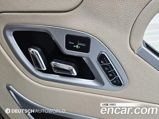 Kia Carnival Generation 4 — Фото автомобиля 16