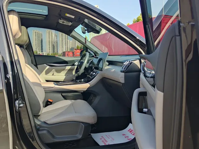 Geely Boyue L — Фото автомобиля 13