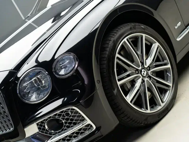 Bentley Flying Spur — Фото автомобиля 3
