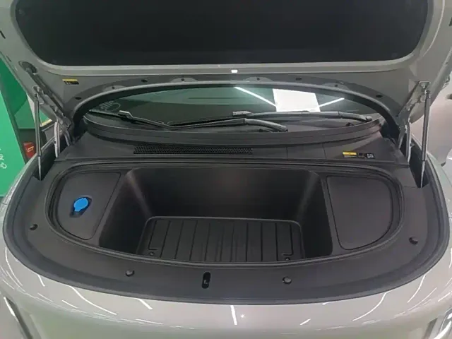 Li Auto i6 — Фото автомобиля 19