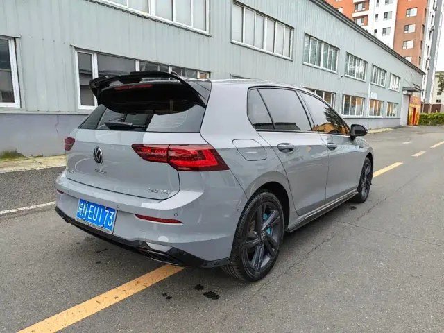Volkswagen Golf — Фото автомобиля 11