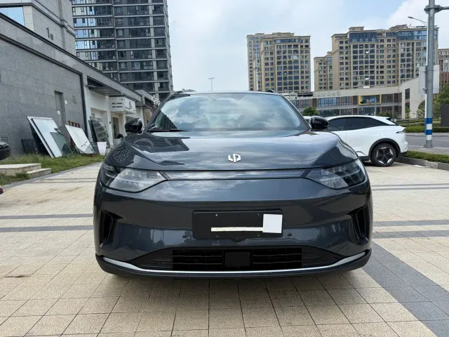 Leapmotor C11 — Фото автомобиля 2
