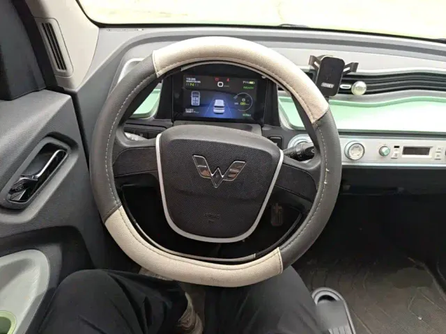 Wuling Hongguang Mini EV — Фото автомобиля 10