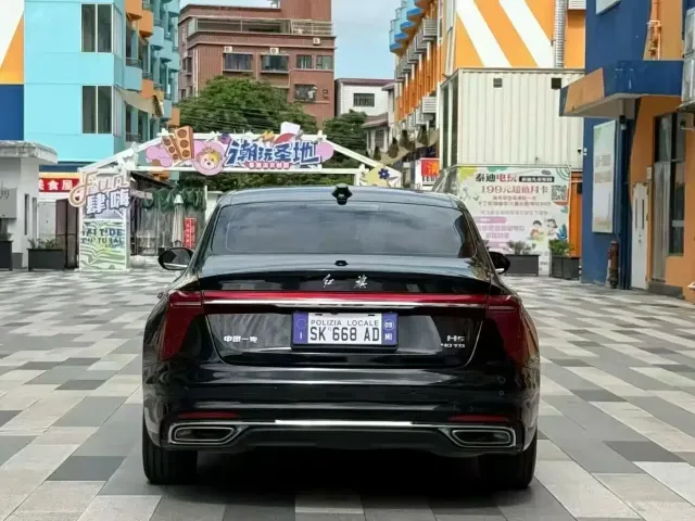 Hongqi H5 — Фото автомобиля 8