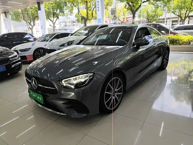 Фотография автомобиля — Mercedes-Benz E-Class