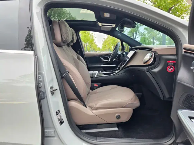 Mercedes-Benz EQE SUV — Фото автомобиля 12