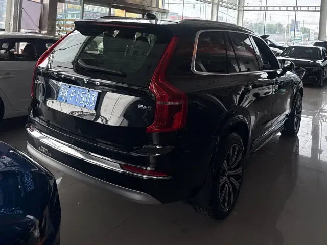 Volvo XC90 — Фото автомобиля 6