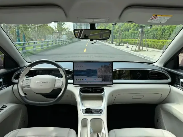Geely Galaxy Starry Wish 2025 UP 410km Explorer Edition — Фото автомобиля 17