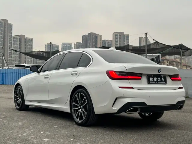BMW 3 Series — Фото автомобиля 10