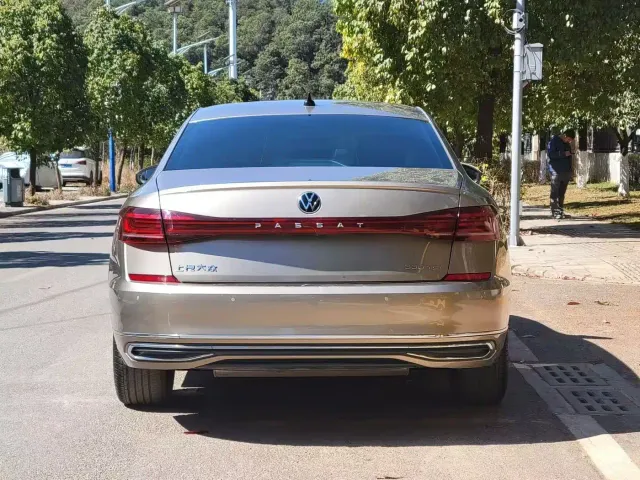 Volkswagen Passat — Фото автомобиля 8