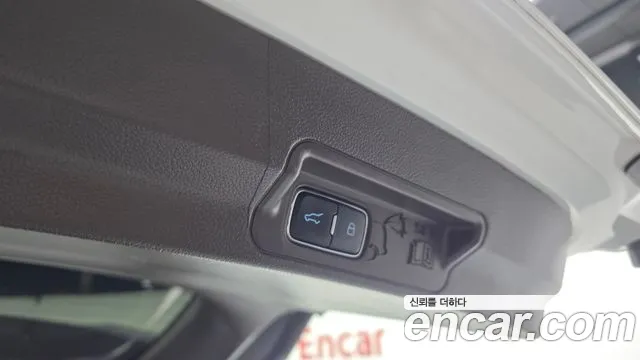 Ford Explorer Explorer 6 поколение 3.0 Platinum 4WD — Фото автомобиля 30