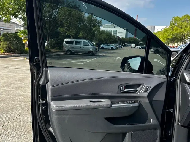 Toyota Granvia — Фото автомобиля 8