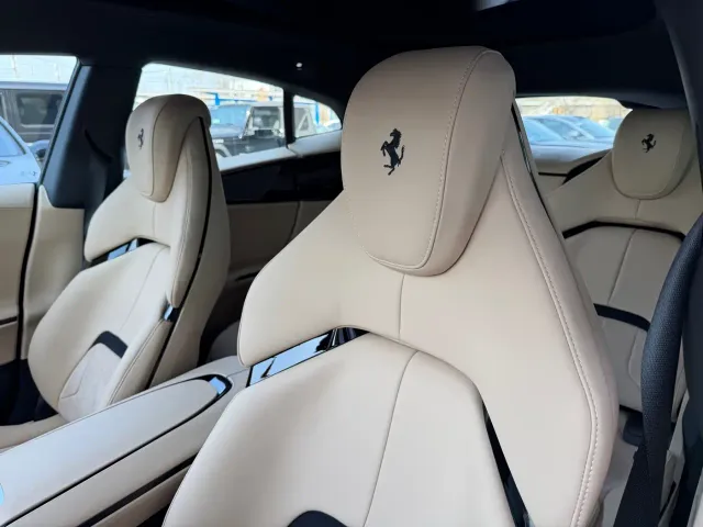 Ferrari Purosangue — Фото автомобиля 6