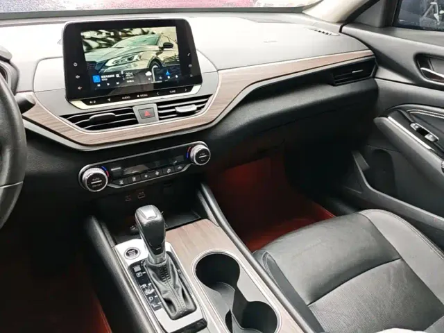 Nissan Teana — Фото автомобиля 12