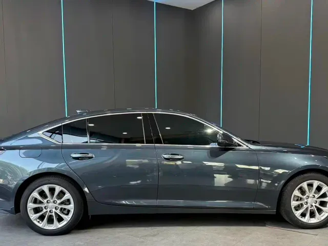 Cadillac CT5 — Фото автомобиля 5