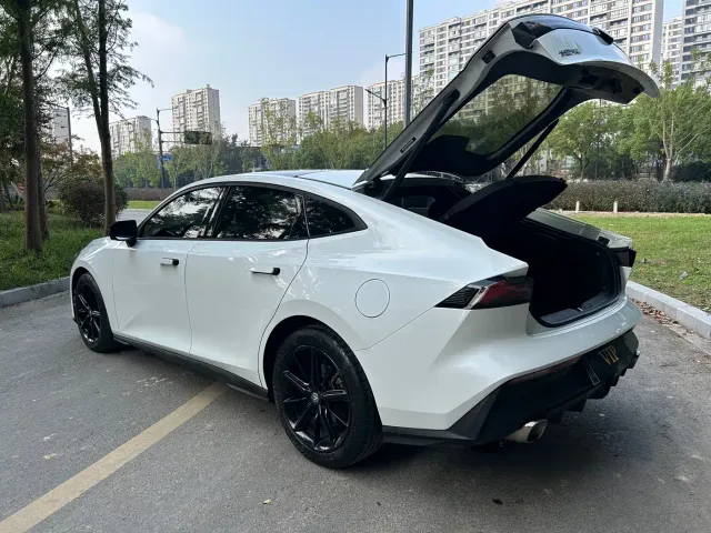 Changan UNI-V — Фото автомобиля 7