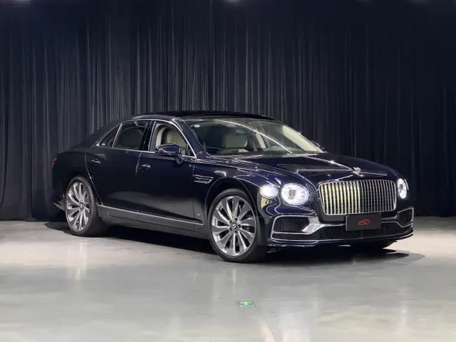 Bentley Flying Spur — Фото автомобиля 3
