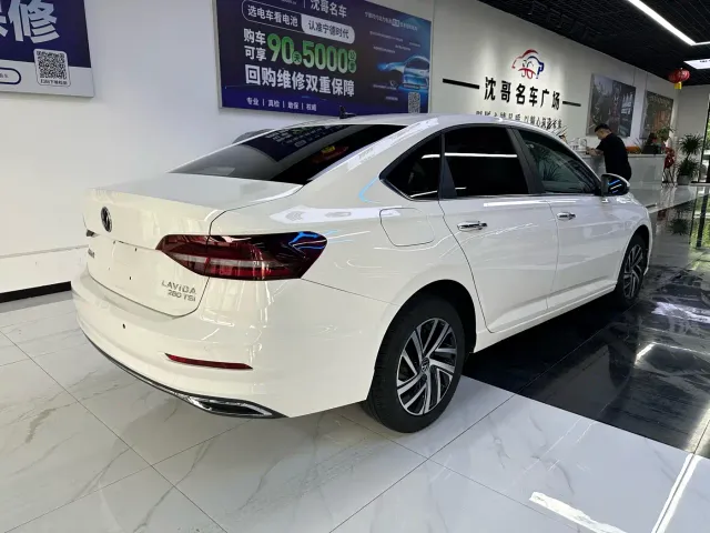 Volkswagen Lavida — Фото автомобиля 9