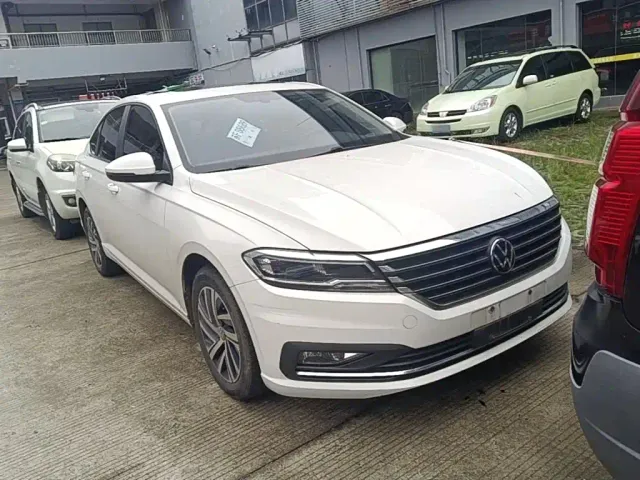 Volkswagen Lavida — Фото автомобиля 3