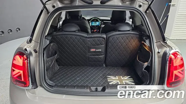Mini Cooper Cooper Classic Plus Launch Pack — Фото автомобиля 20