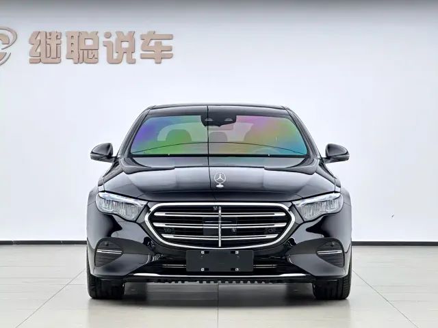 Mercedes-Benz E-Class — Фото автомобиля 2