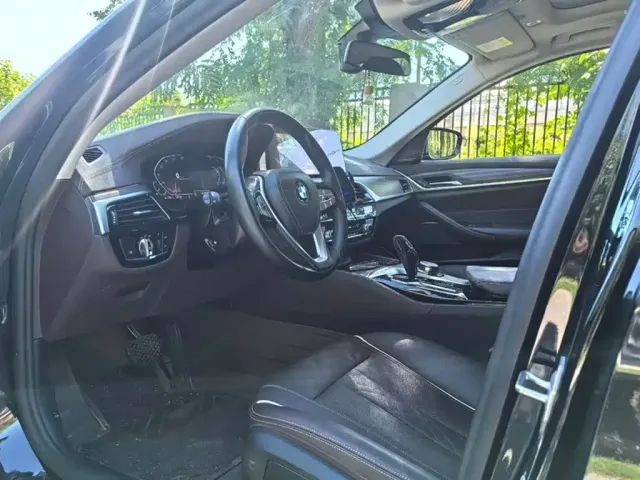 BMW 5 Series — Фото автомобиля 9