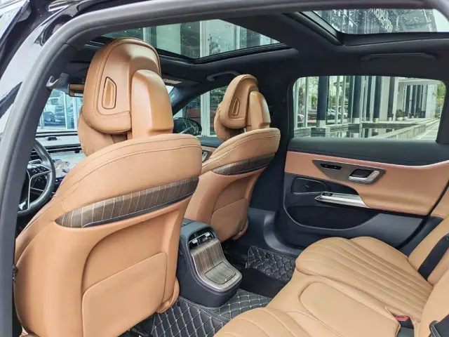 Mercedes-Benz E-Class — Фото автомобиля 15