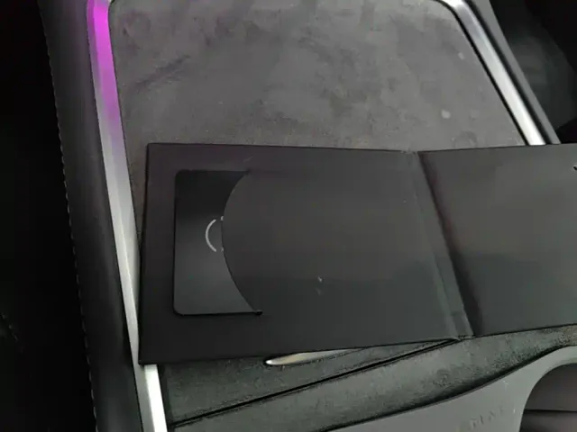 Tesla Model 3 — Фото автомобиля 8