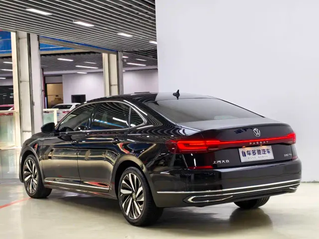 Volkswagen Passat — Фото автомобиля 5