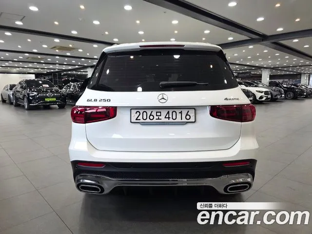 Mercedes-Benz GLB-Class — Фото автомобиля 7