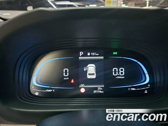 Hyundai Venue — Фото автомобиля 12