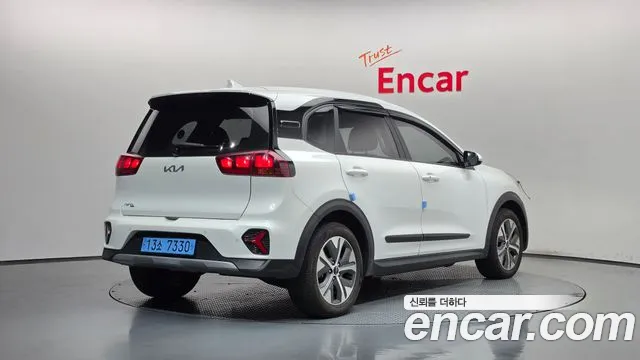 Kia Niro — Фото автомобиля 2