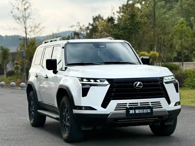 Lexus GX — Фото автомобиля 3